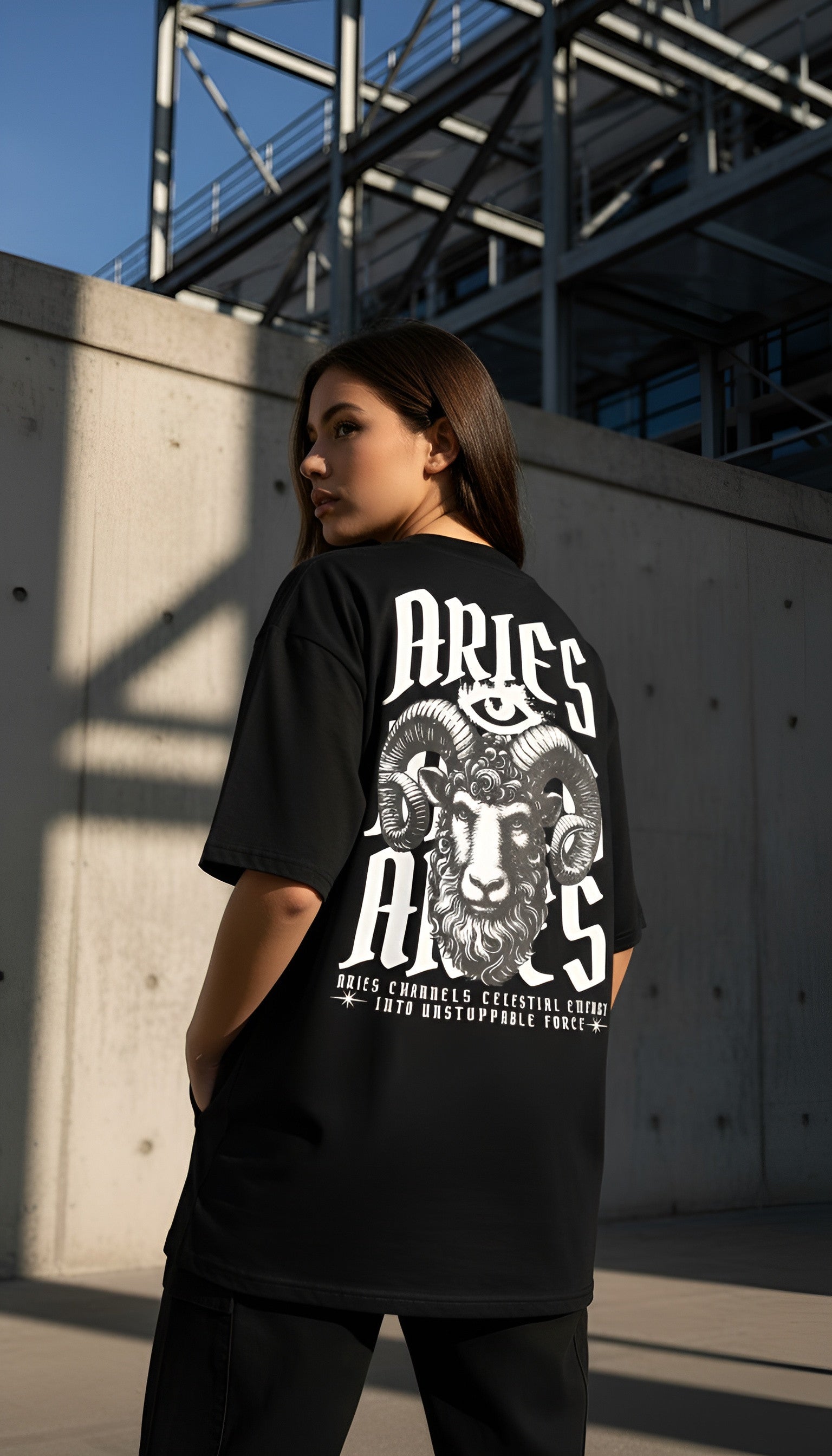 zwart limited oversized eco cotton t-shirt sterrenbeeld Ram achterkant | black limited oversized eco cotton t-shirt zodiac aries back | ImPerfect wear