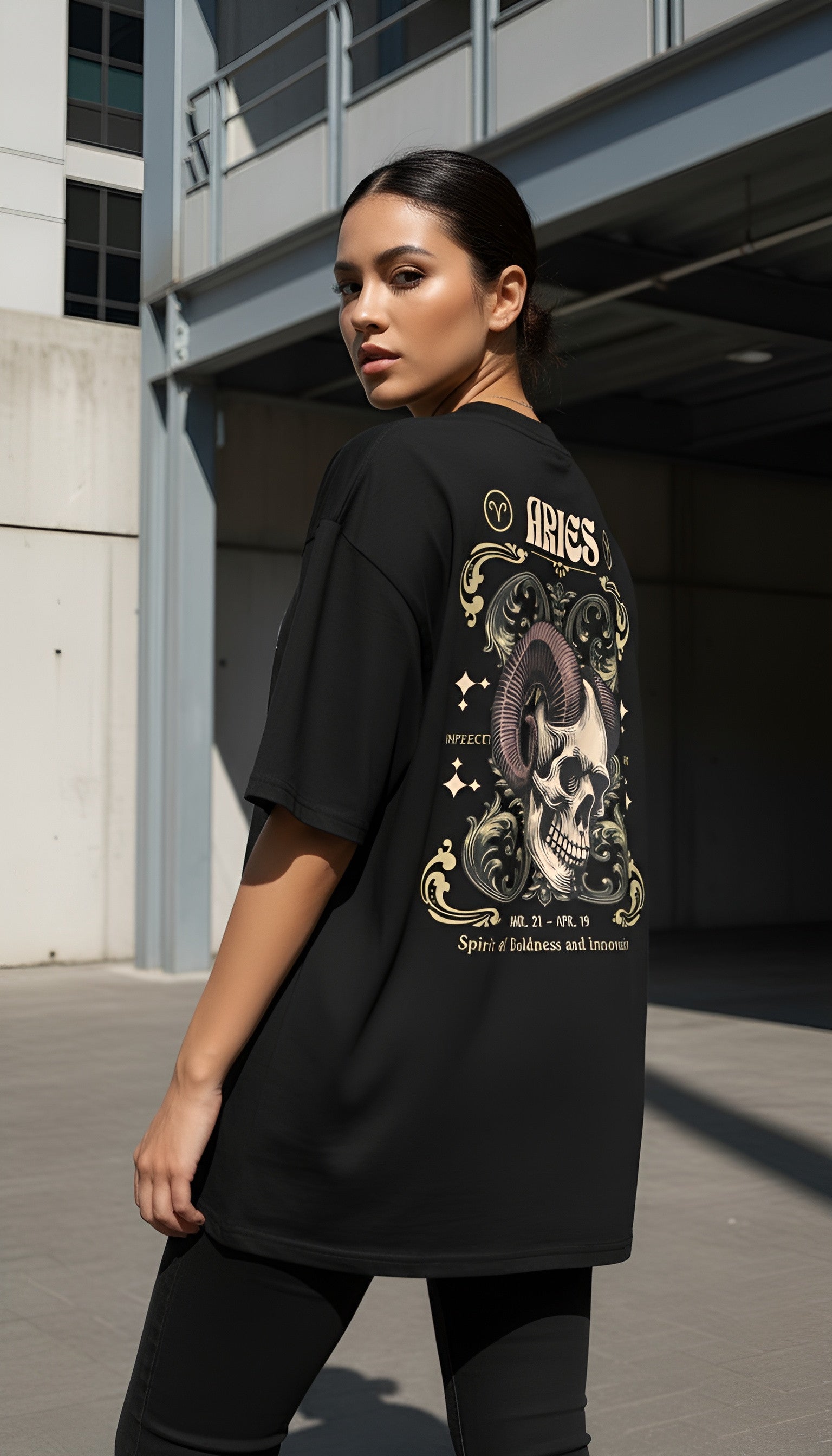 zwart limited oversized eco cotton t-shirt sterrenbeeld Ram achterkant | black limited oversized eco cotton t-shirt zodiac aries back | ImPerfect wear