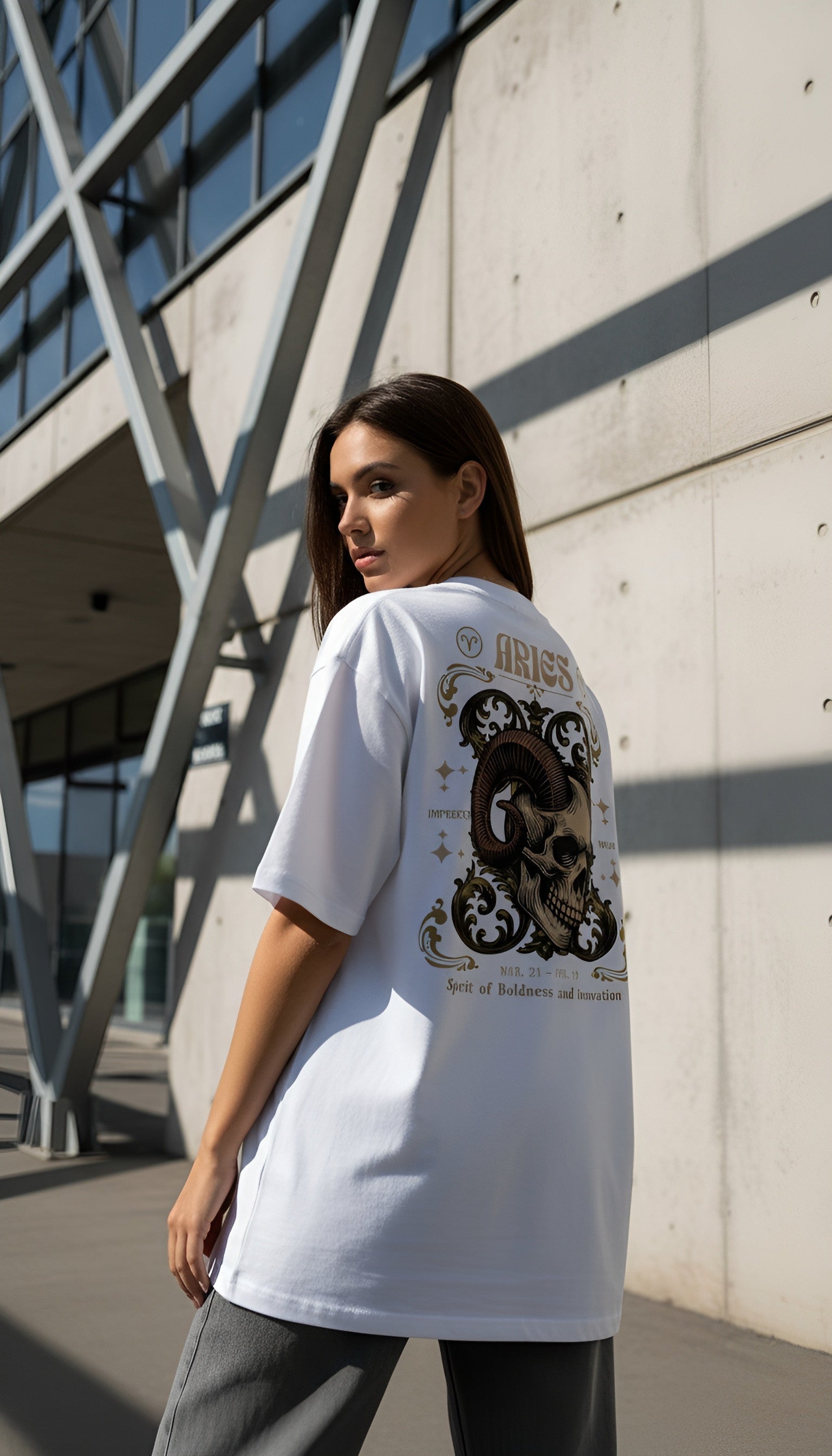 witte limited oversized eco cotton t-shirt sterrenbeeld Ram achterkant | white limited oversized eco cotton t-shirt zodiac aries back | ImPerfect wear