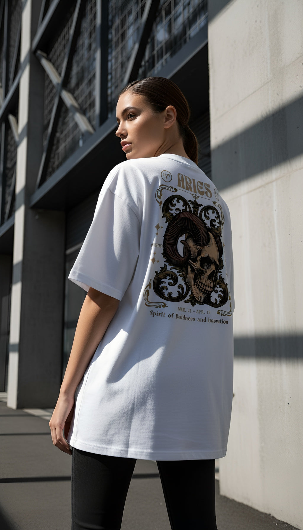 witte limited oversized eco cotton t-shirt sterrenbeeld Ram achterkant | white limited oversized eco cotton t-shirt zodiac aries back | ImPerfect wear