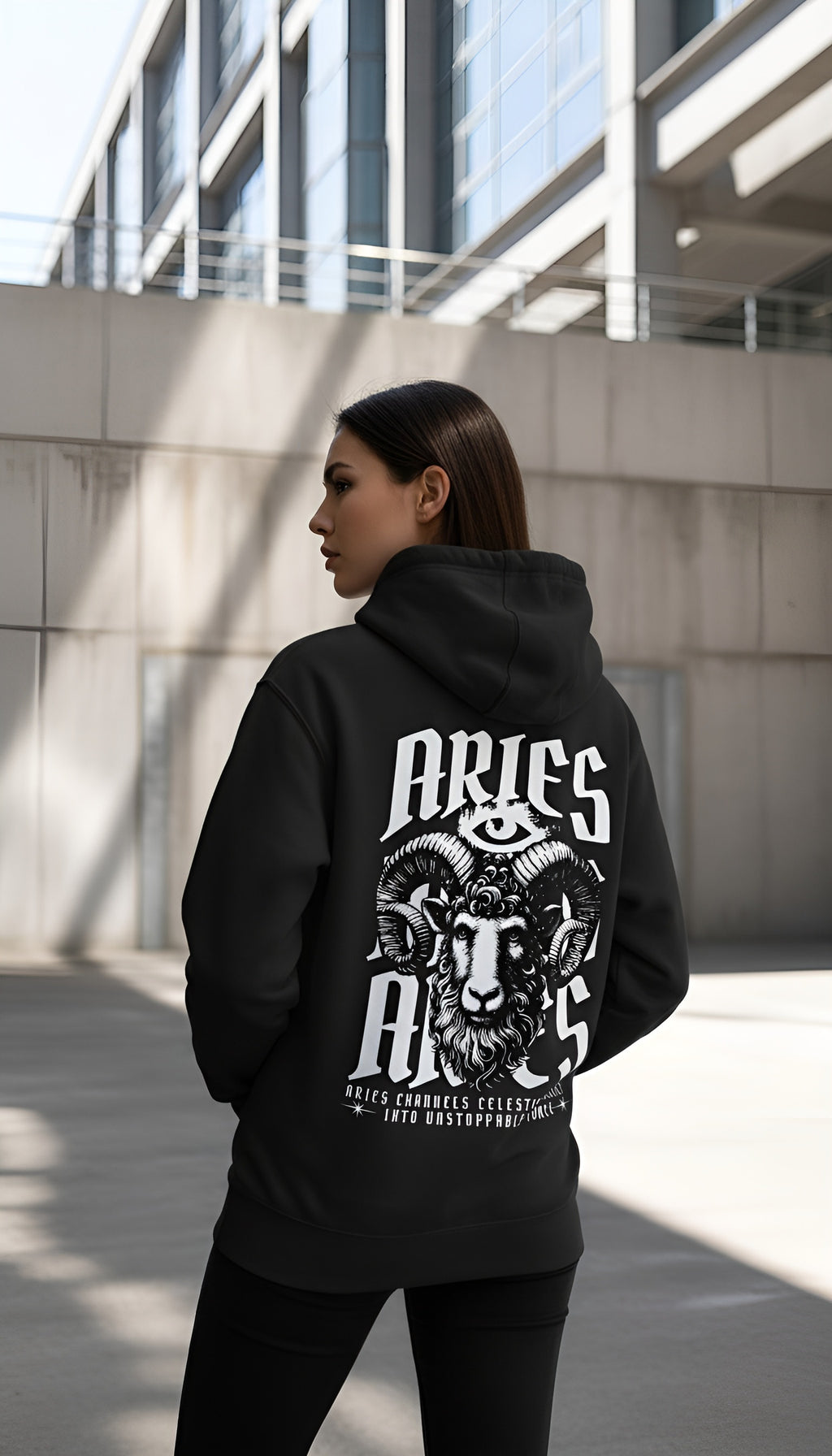 zwart limited hoodie sterrenbeeld Ram achterkant | black limited hoodie zodiac aries back | ImPerfect wear