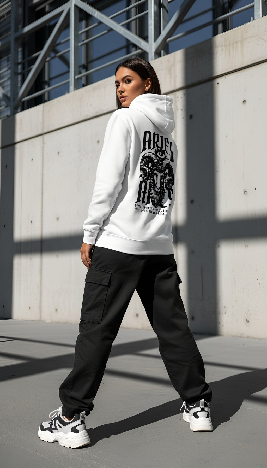 witte limited hoodie sterrenbeeld Ram achterkant | white limited hoodie zodiac aries back | ImPerfect wear