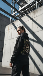 zwart limited hoodie sterrenbeeld Ram achterkant | black limited hoodie zodiac aries back | ImPerfect wear