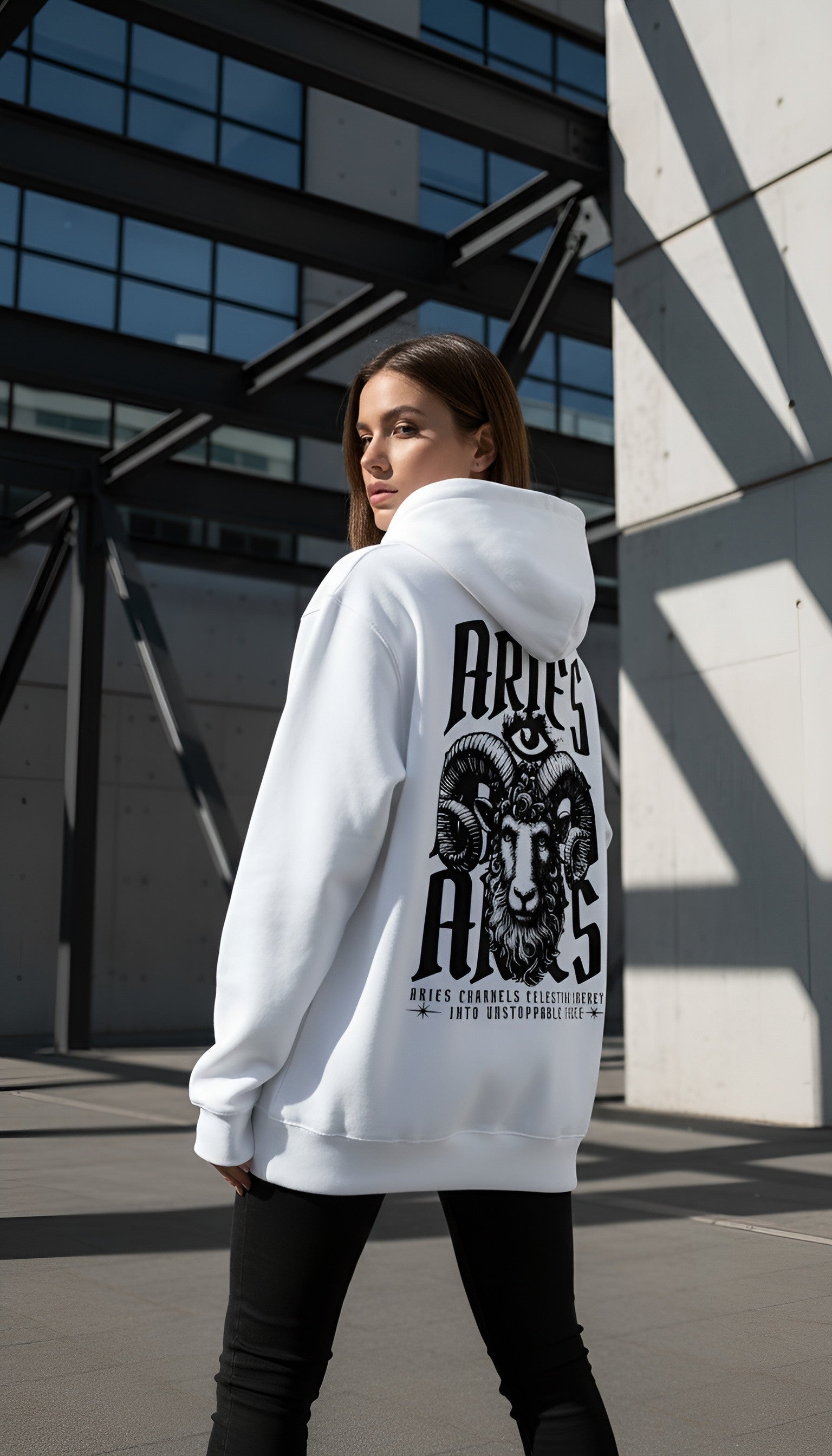 witte limited oversized hoodie sterrenbeeld Ram achterkant | white limited oversized hoodie zodiac aries back | ImPerfect wear