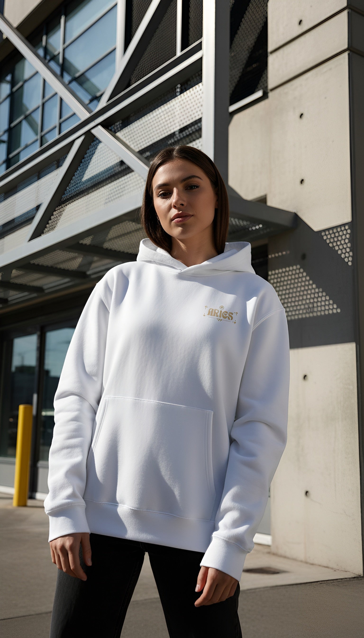 witte limited oversized hoodie sterrenbeeld Ram voorkant | white limited oversized hoodie zodiac aries front | ImPerfect wear