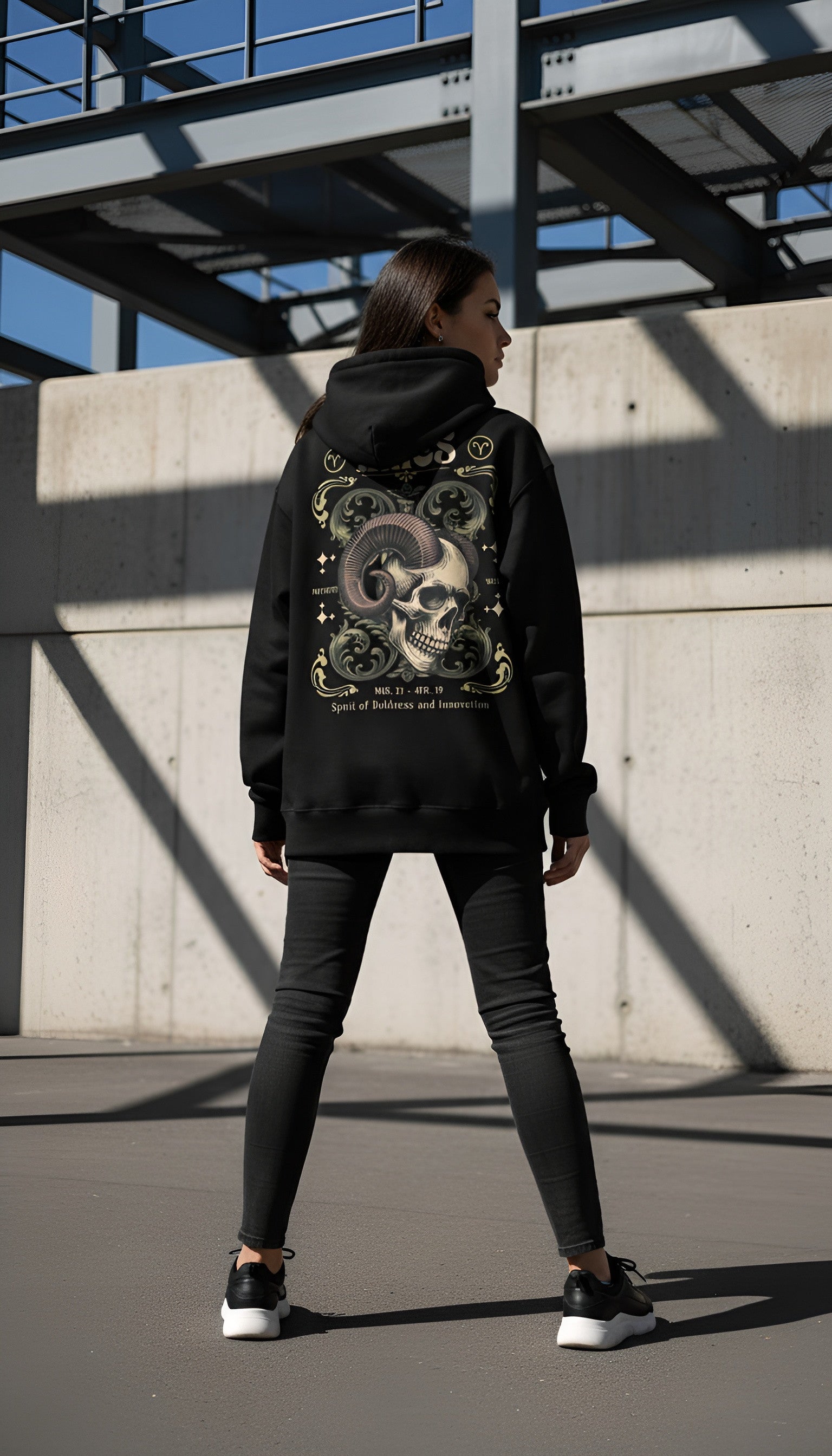 zwart limited oversized hoodie sterrenbeeld Ram voorkant | black limited oversized hoodie zodiac aries front | ImPerfect wear