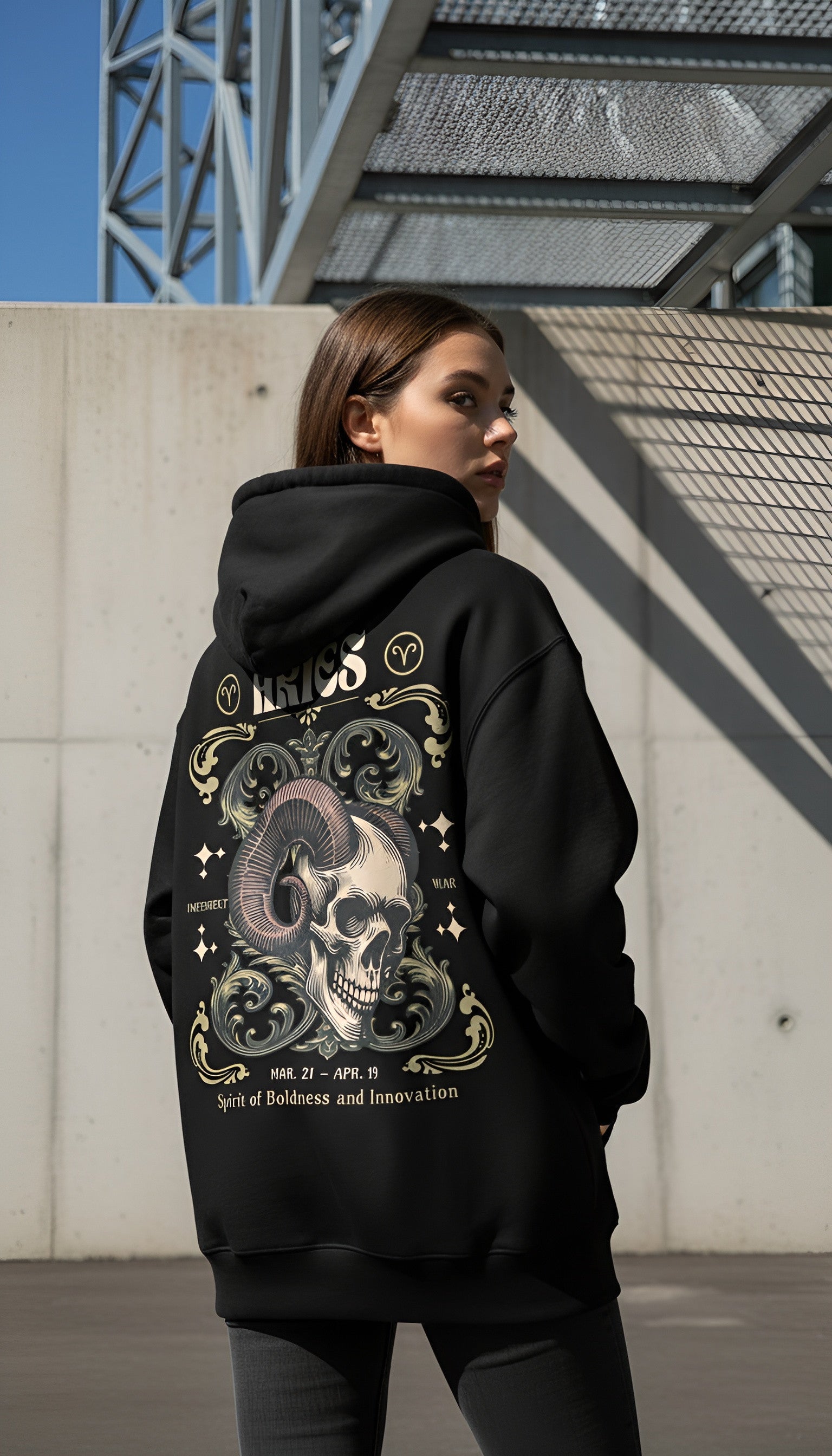 zwart limited oversized hoodie sterrenbeeld Ram voorkant | black limited oversized hoodie zodiac aries front | ImPerfect wear