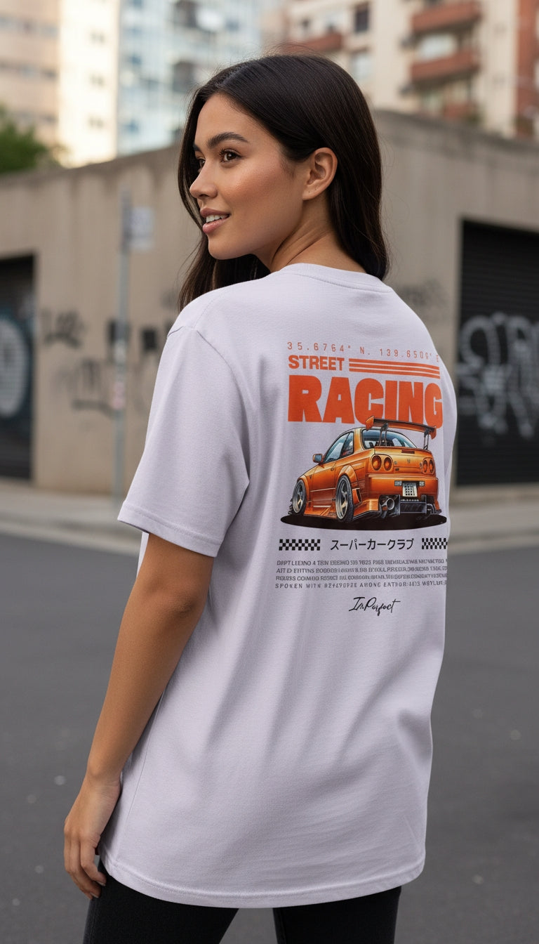 lavender T-shirt van biologisch katoen skyline op model achterkant | lavender organic cotton T-shirt skyline on model back | ImPerfect Wear